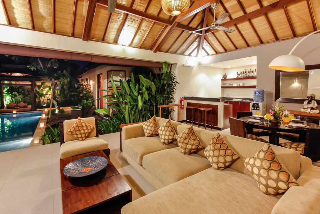Samana Villas Legian Exterior foto